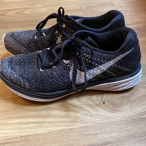Nike Flyknit Lunar 3 Women’s Running Shoe - Picture 6 of 9